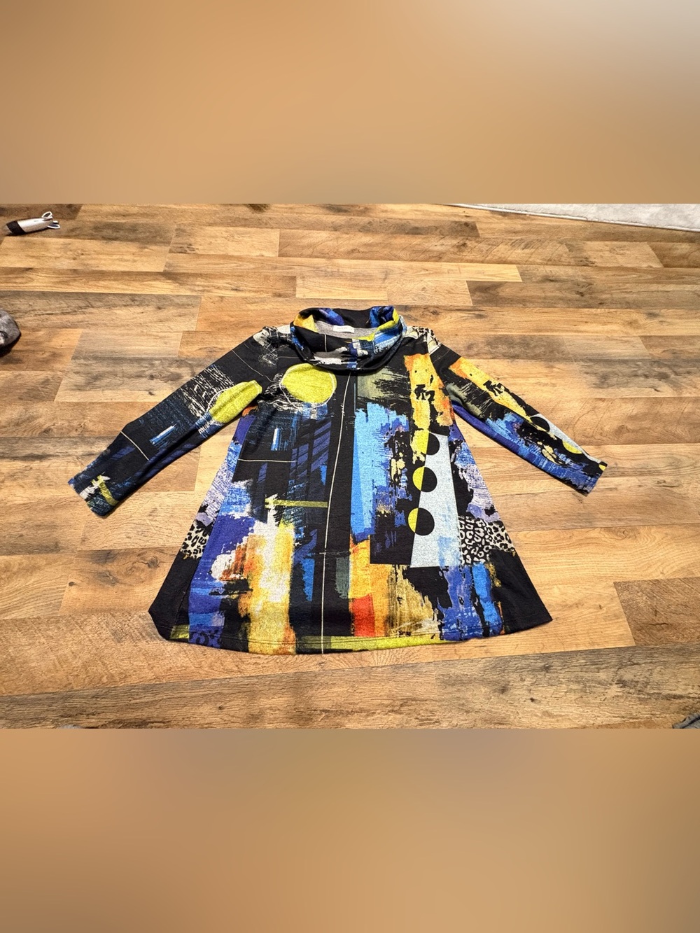 Jess & Jane Abstract Print Tunic Top Size M Cowl Neck Art to Wear Colorful